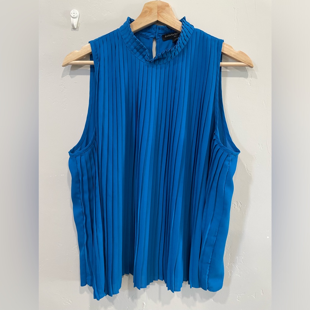 Deep Teal Sleeveless Pleated Top